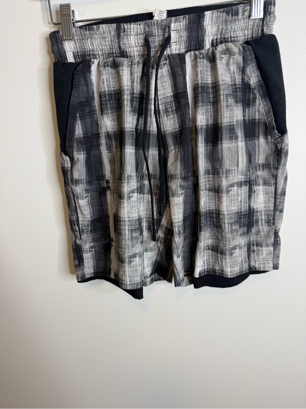 lululemon athletica Black and Gray Plaid Performance Shorts size small - Picture 2 of 6